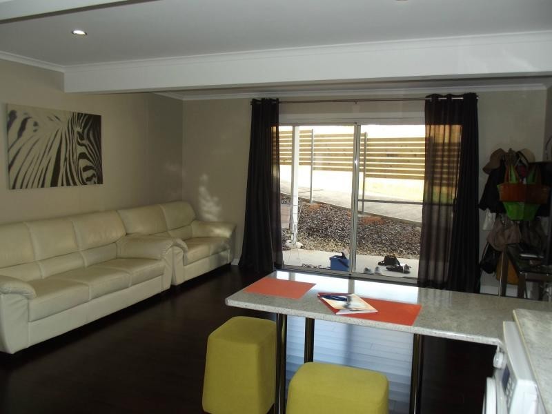 17b Holly Green Crescent, Palmwoods QLD 4555