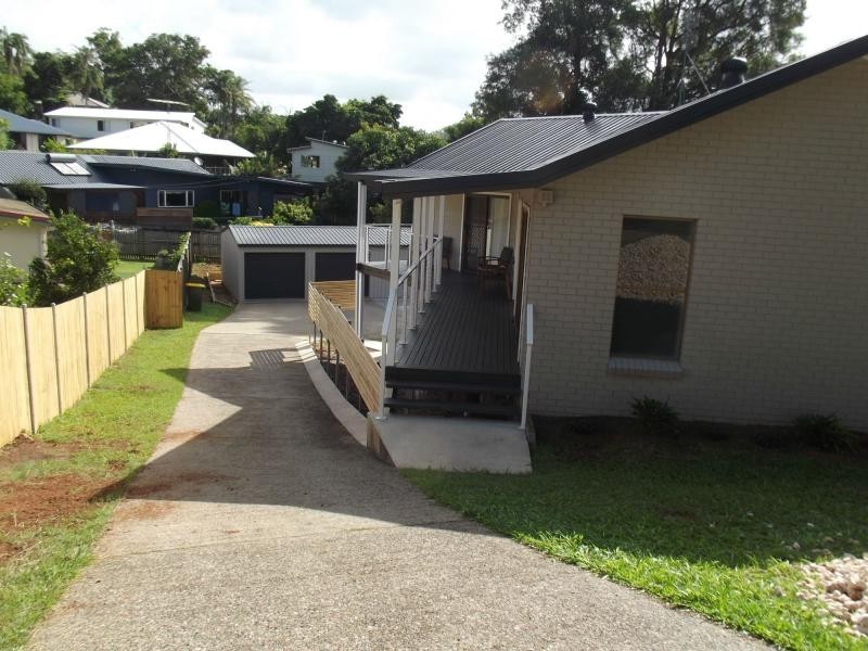 17b Holly Green Crescent, Palmwoods QLD 4555