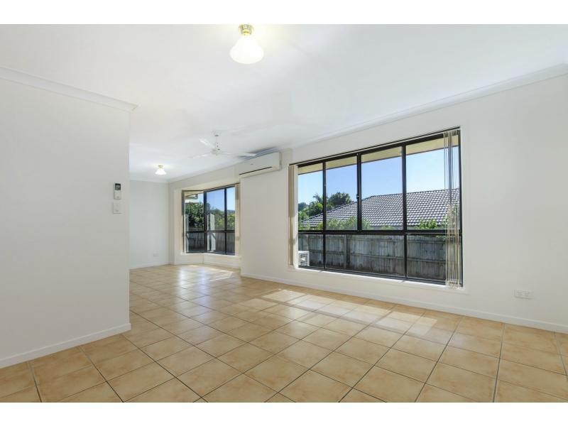 9 McKinnon Drive, Burnside QLD 4560