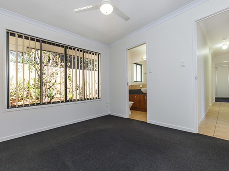 9 McKinnon Drive, Burnside QLD 4560