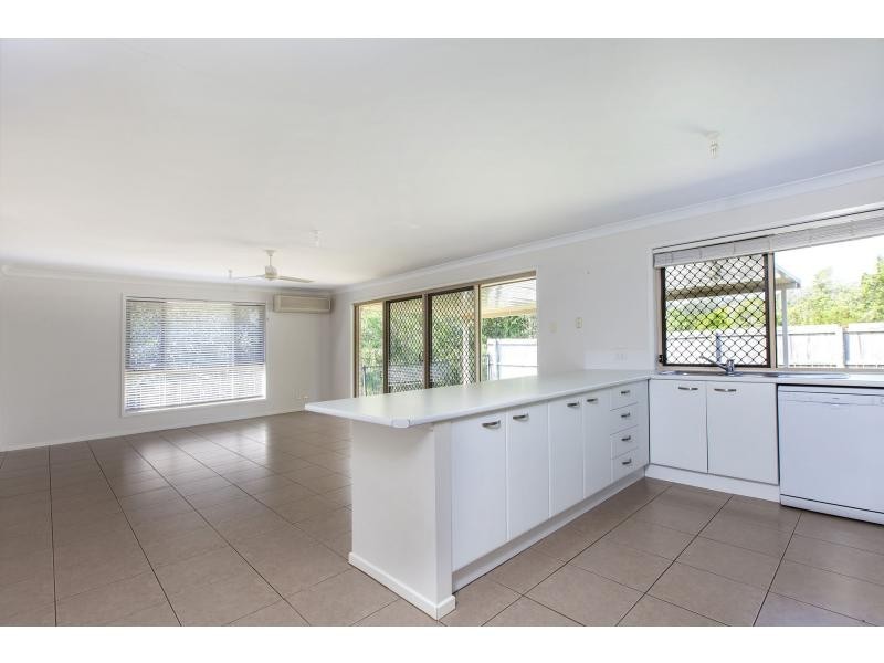 32 ROBERTSON Drive, Burnside QLD 4560