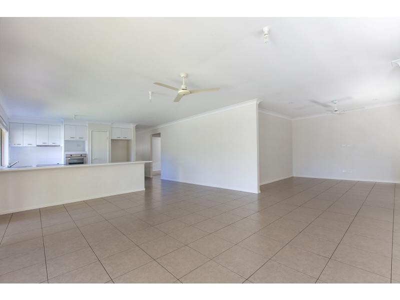 32 ROBERTSON Drive, Burnside QLD 4560