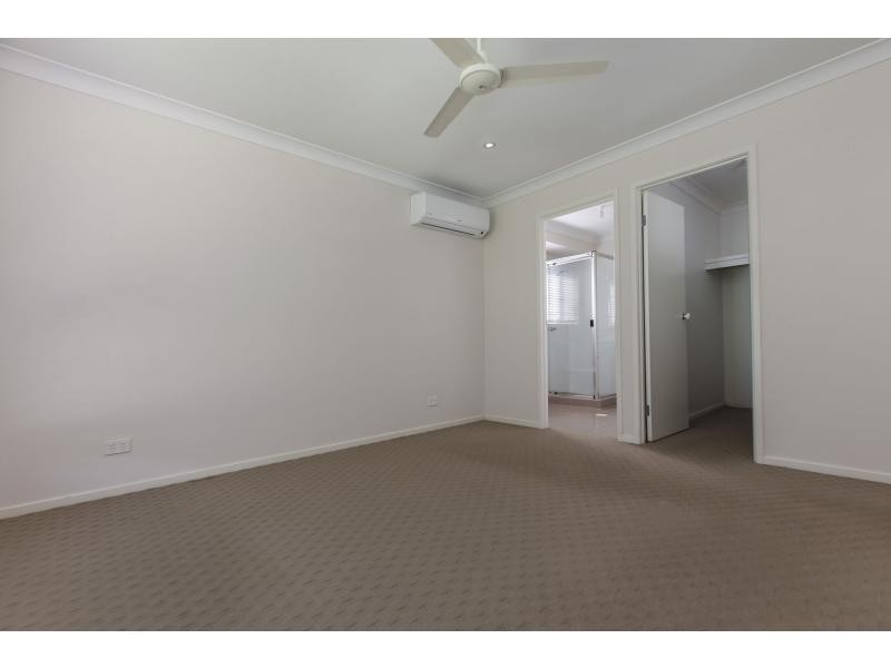 32 ROBERTSON Drive, Burnside QLD 4560
