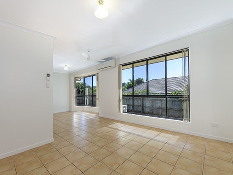 9 McKinnon Drive, Burnside QLD 4560