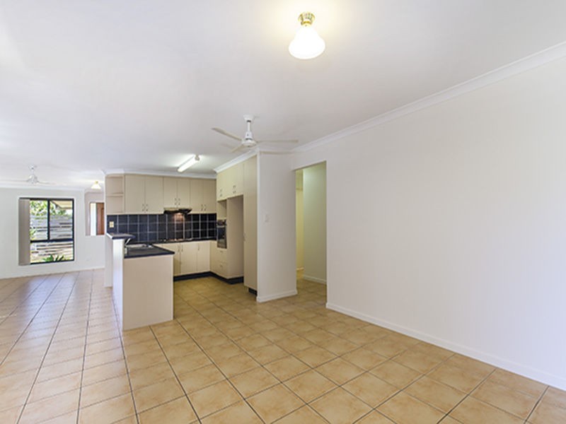 9 McKinnon Drive, Burnside QLD 4560