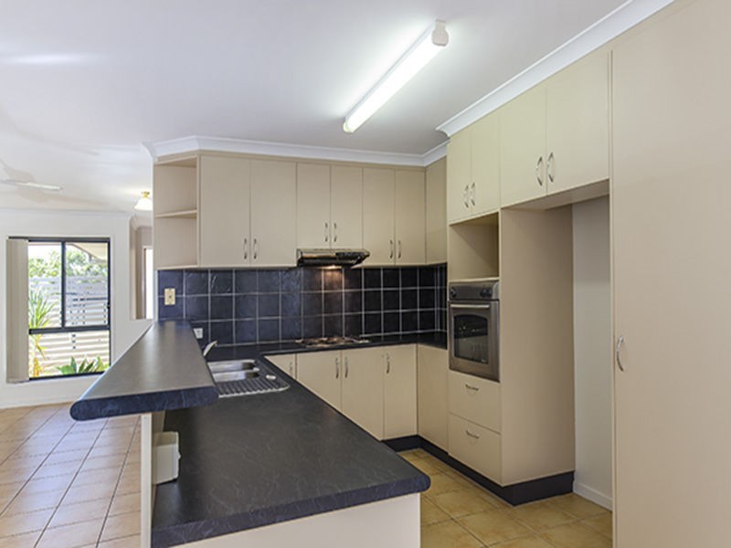 9 McKinnon Drive, Burnside QLD 4560