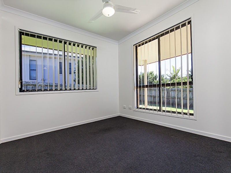9 McKinnon Drive, Burnside QLD 4560