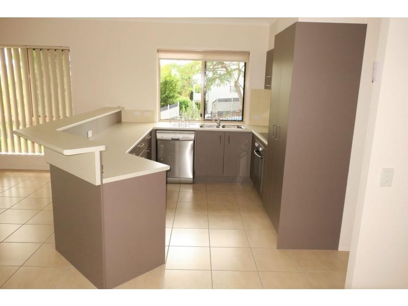 2 Silverwood Drive, Burnside QLD 4560