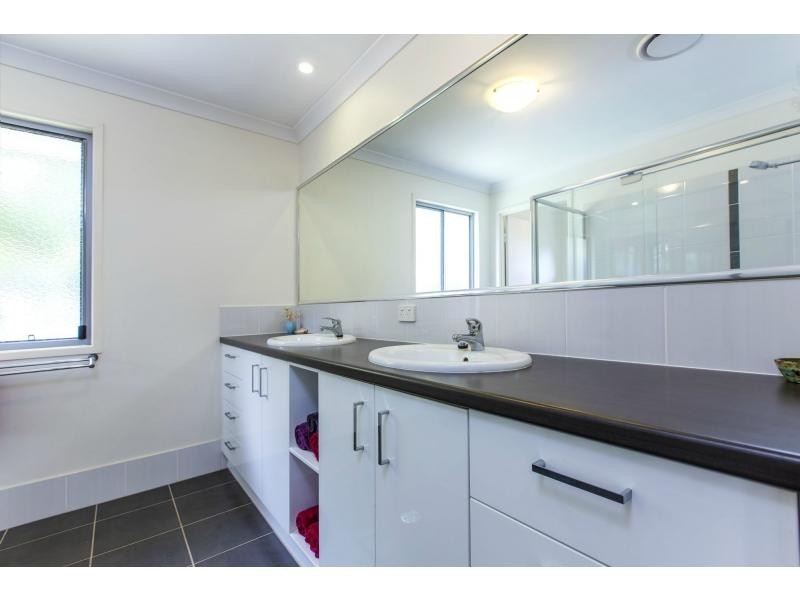 23 Dinmore Street, Woombye QLD 4559
