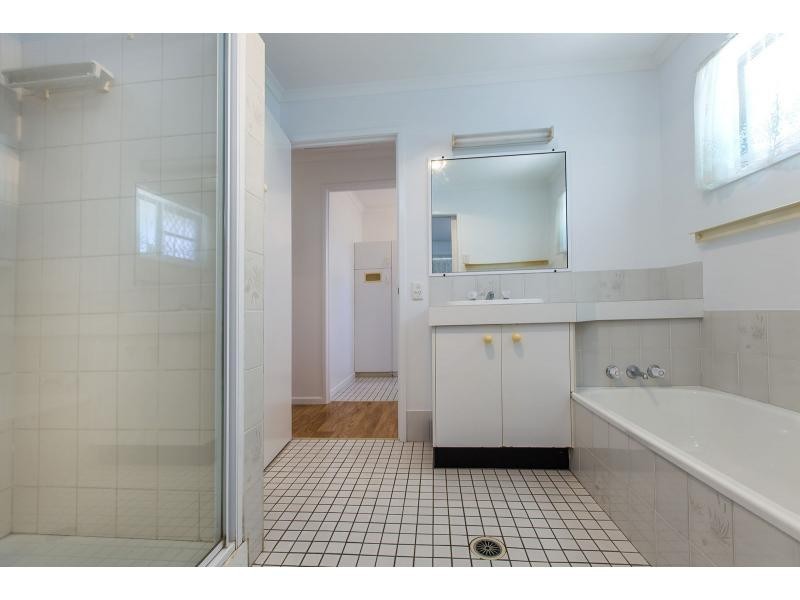 4 Lachlan Avenue, Nambour QLD 4560