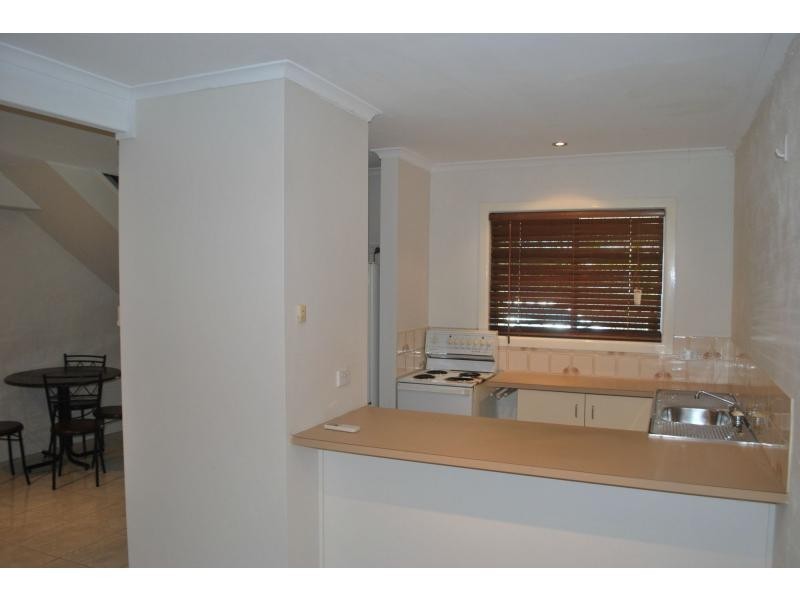 4/7 William Street, Nambour QLD 4560