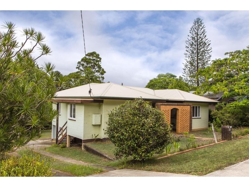 4 Dinmore Street, Woombye QLD 4559