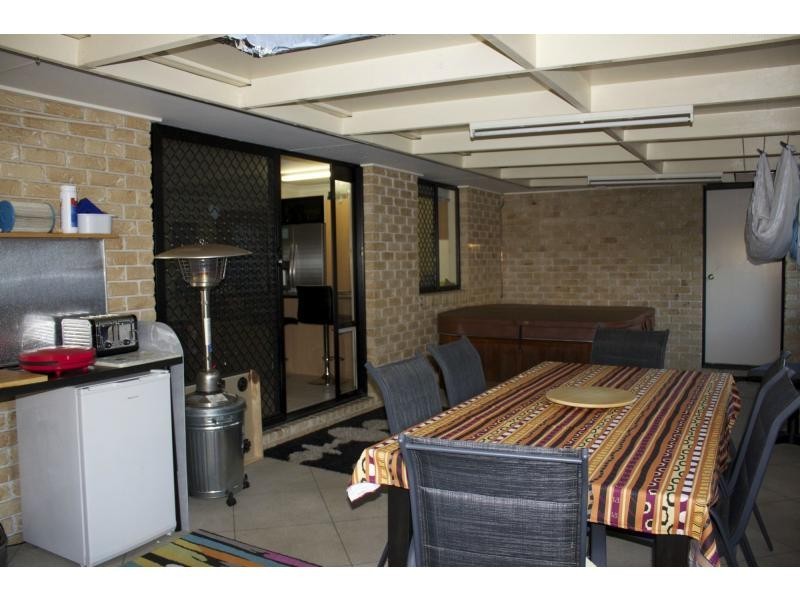 17 Robertson Drive, Burnside QLD 4560