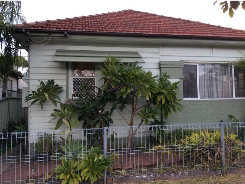 17 Bibby Street, Hamilton NSW 2303