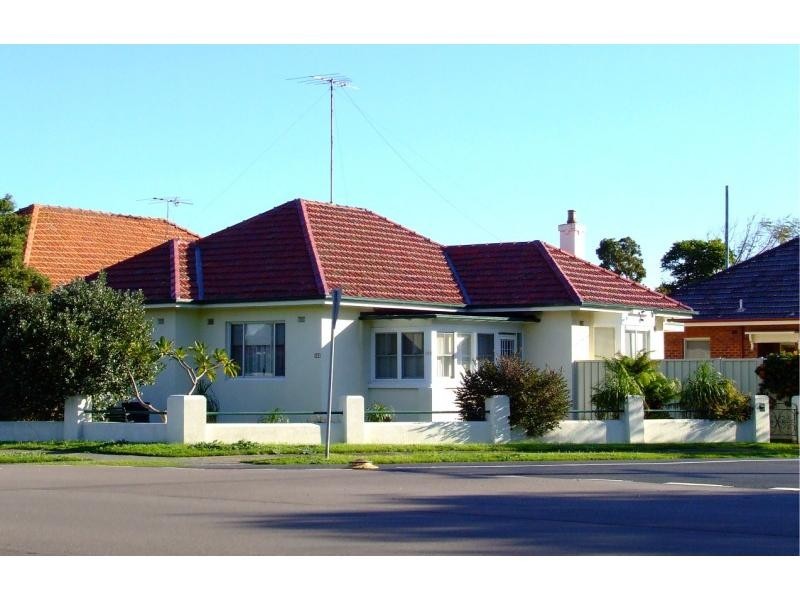 Hamilton South NSW 2303