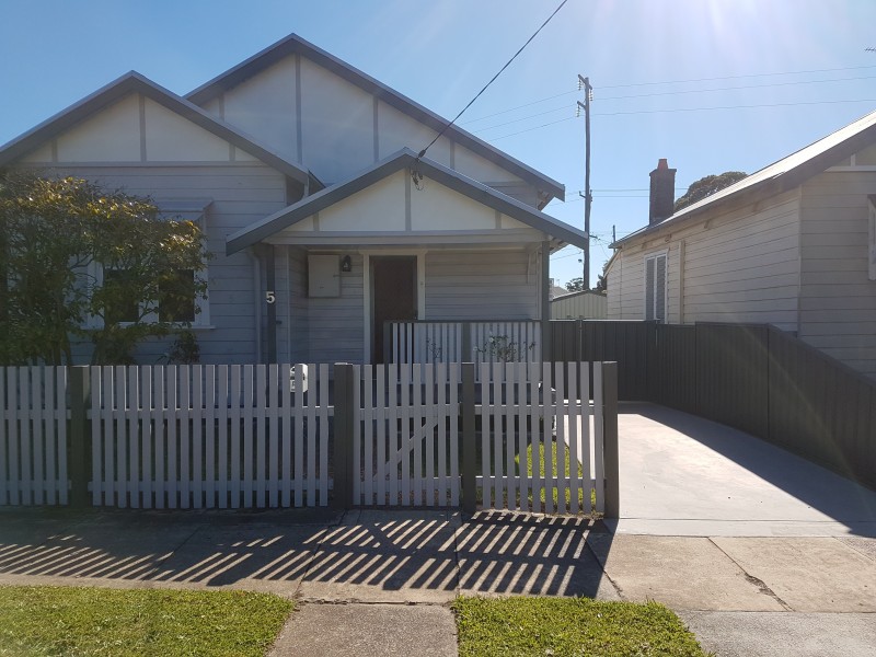 5 Lorna St, Waratah NSW 2298