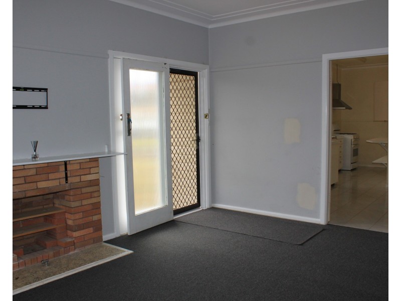 29 Waller St, Shortland NSW 2307