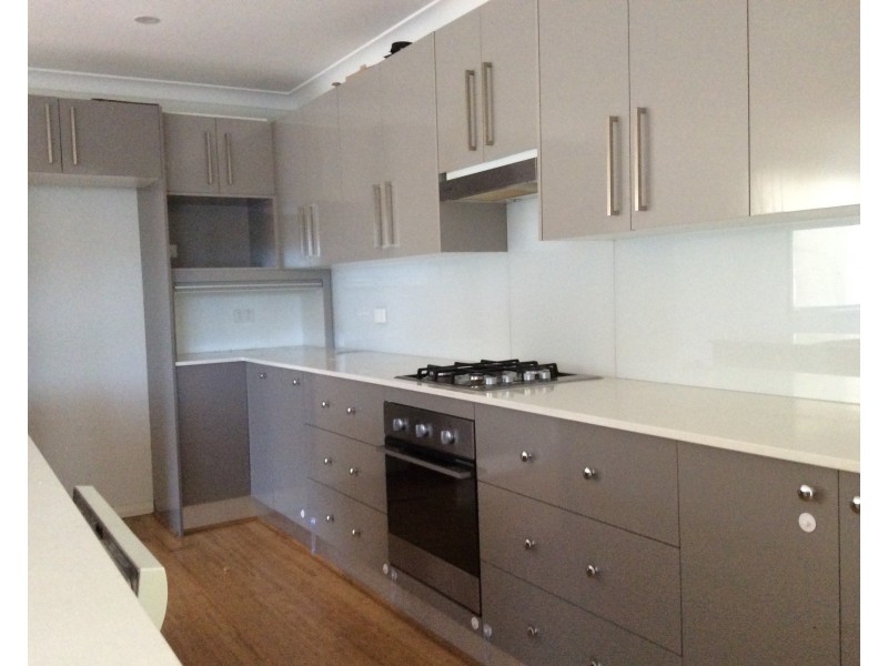 5 Meander Gr, Cameron Park NSW 2285