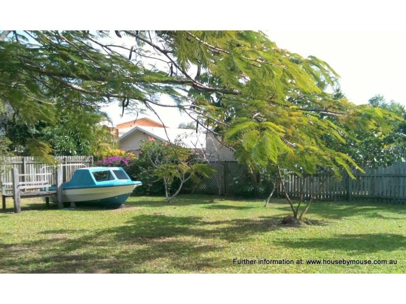 39 Urangan Street, Torquay QLD 4655