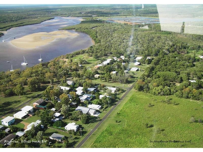 59 McIntosh Avenue, Elliott Heads QLD 4670