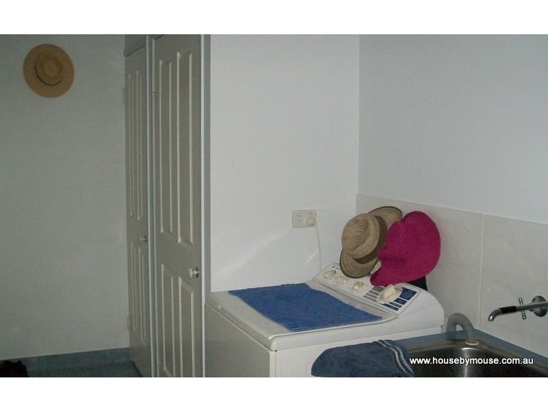 59 McIntosh Avenue, Elliott Heads QLD 4670