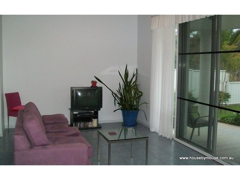 59 McIntosh Avenue, Elliott Heads QLD 4670