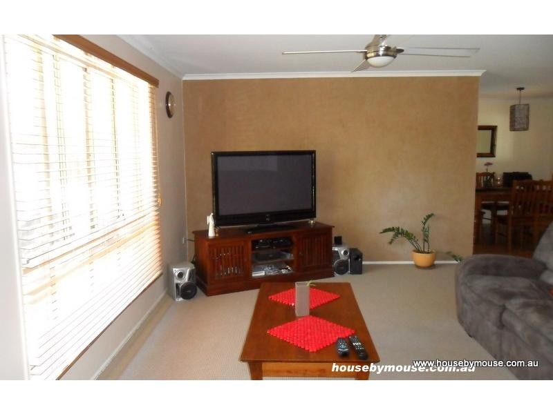 8 Andrea Court, Kawungan QLD 4655