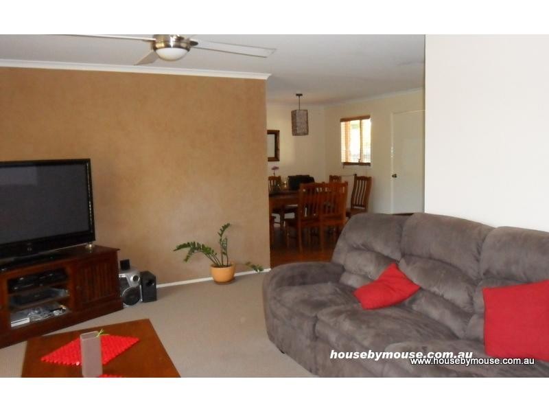 8 Andrea Court, Kawungan QLD 4655