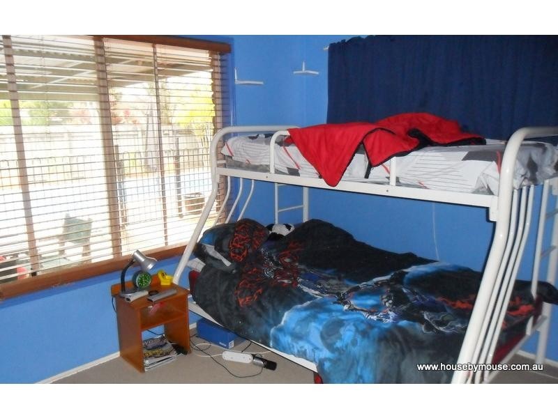 8 Andrea Court, Kawungan QLD 4655