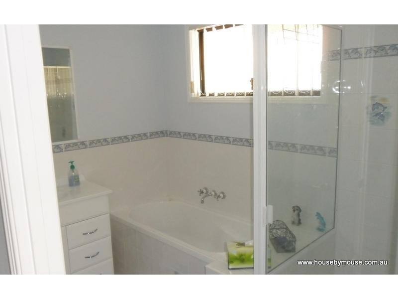 15 Barry Street, Torquay QLD 4655