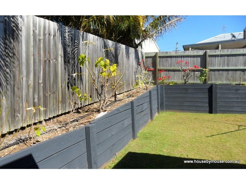 15 Barry Street, Torquay QLD 4655