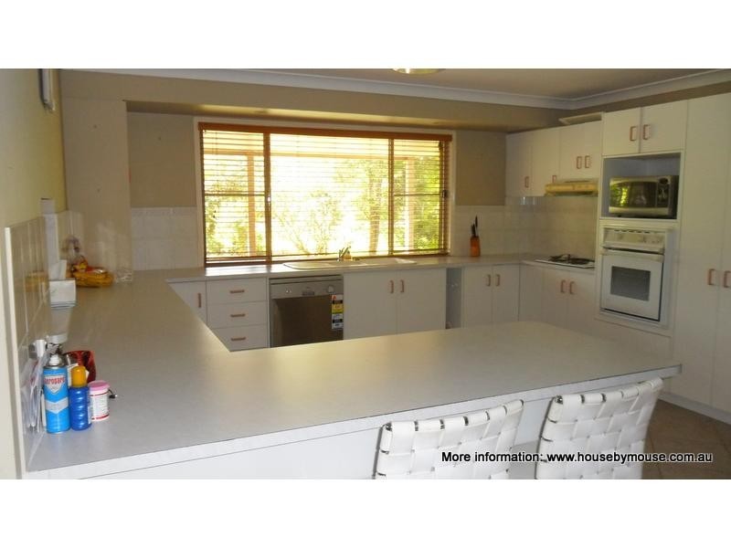 16 Station Road, Childers QLD 4660