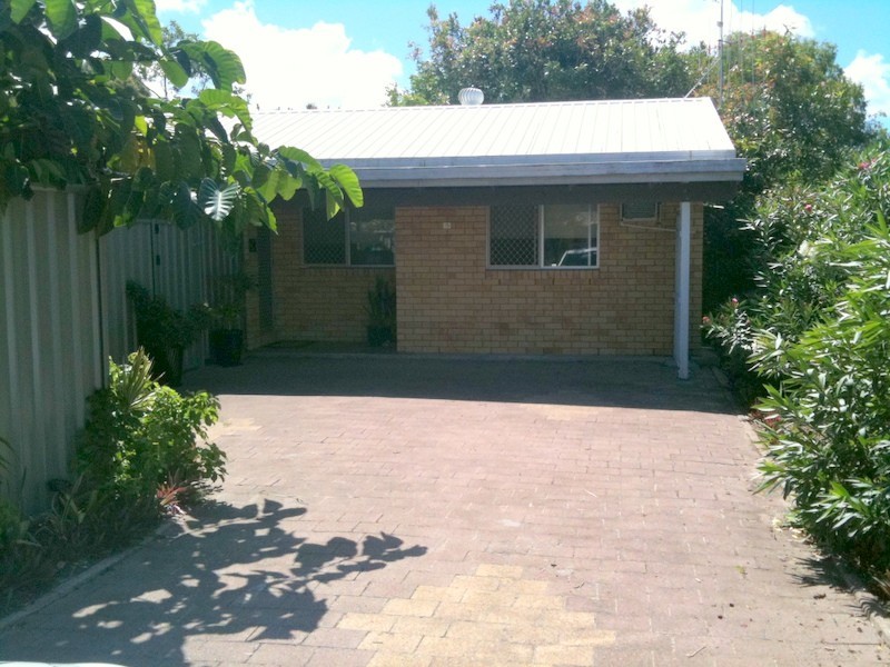 15 Hamer Drive, Urangan QLD 4655