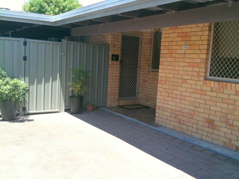15 Hamer Drive, Urangan QLD 4655