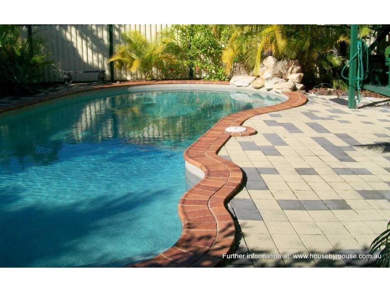 31 Saunders Street, Point Vernon QLD 4655