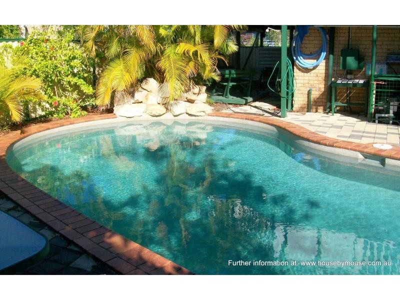 31 Saunders Street, Point Vernon QLD 4655
