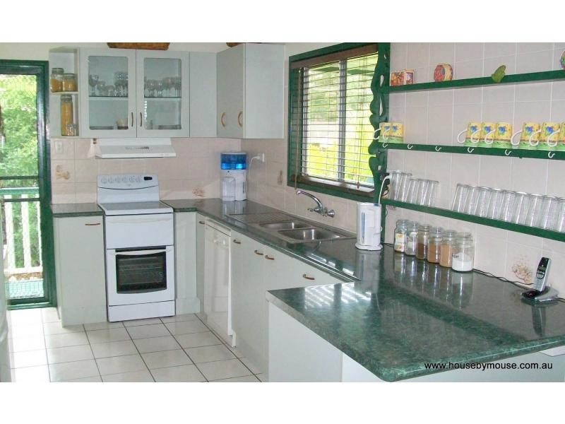 31 Saunders Street, Point Vernon QLD 4655