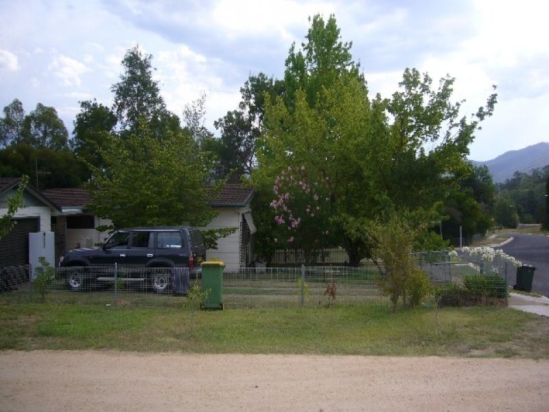 20 Pierce Street, Khancoban NSW 2642