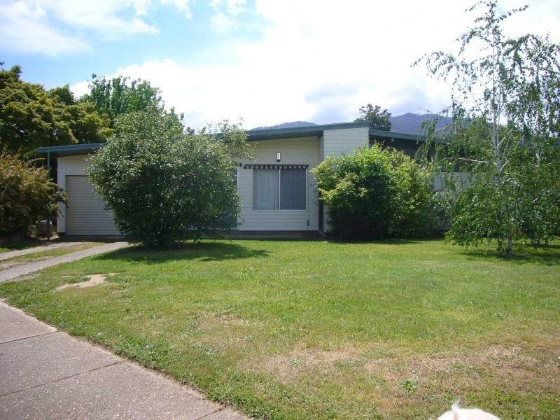 1 Mitchell Avenue, Khancoban NSW 2642