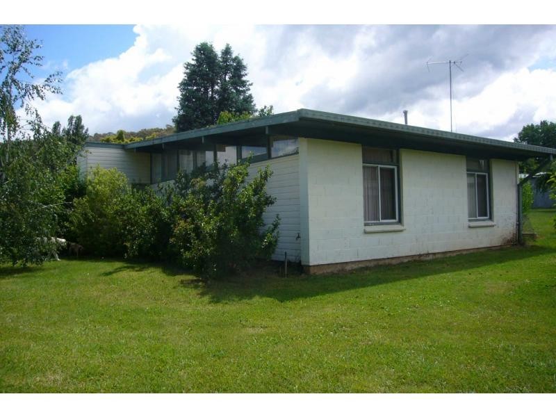 1 Mitchell Avenue, Khancoban NSW 2642