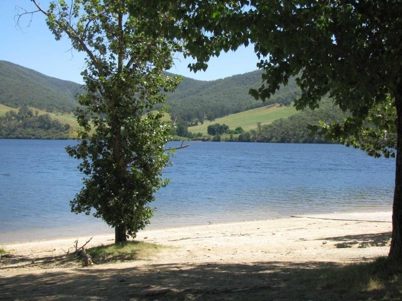 18 Mitchell Avenue, Khancoban NSW 2642