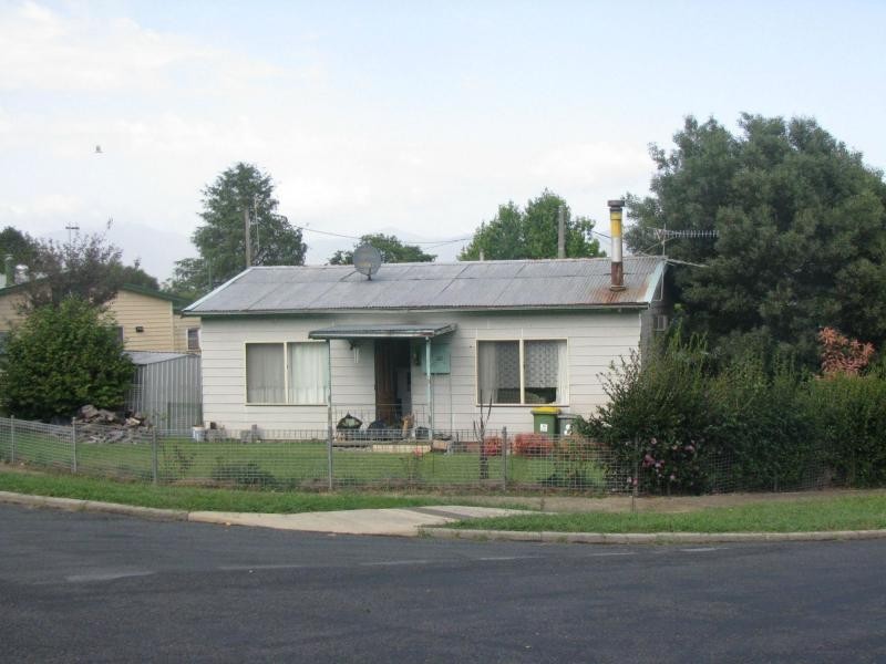 46 Mitchell Avenue, Khancoban NSW 2642