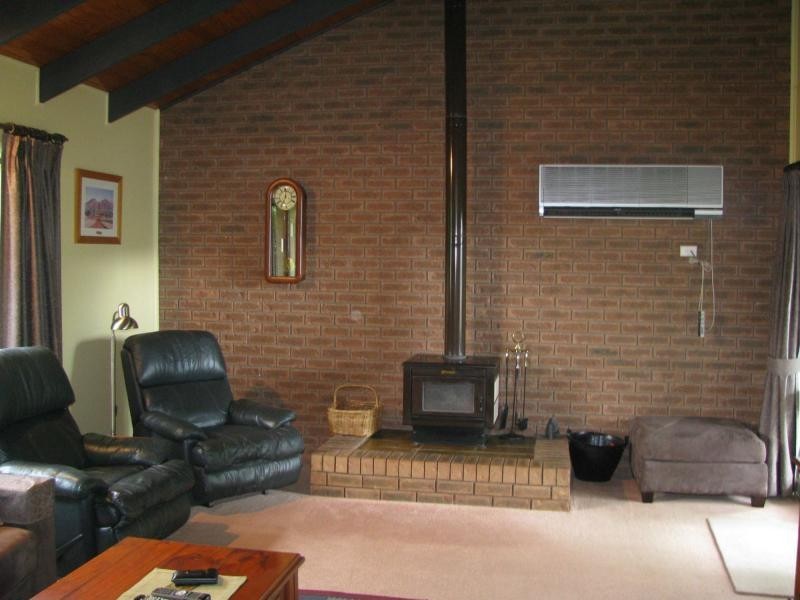 24 Bradney Street, Khancoban NSW 2642