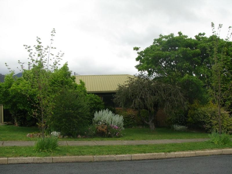 24 Bradney Street, Khancoban NSW 2642