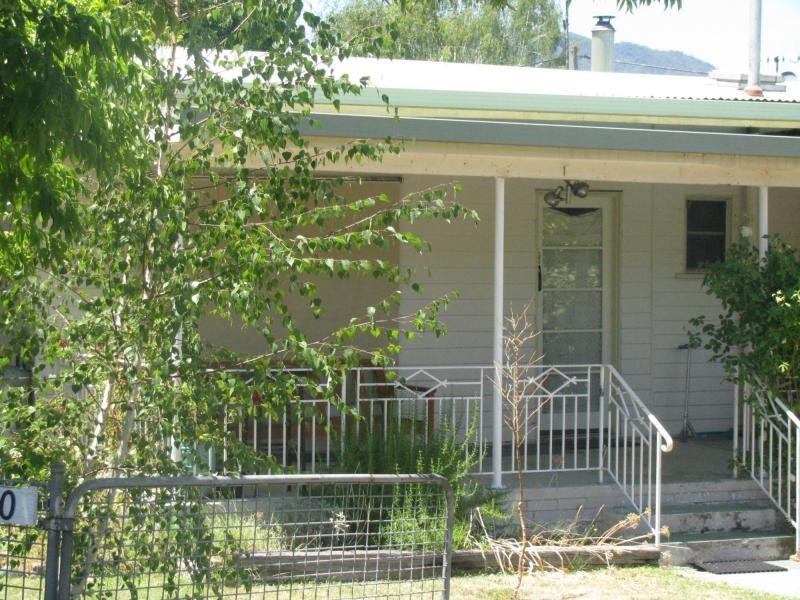 10 Chisholm Street, Khancoban NSW 2642