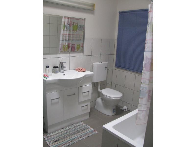 10 Chisholm Street, Khancoban NSW 2642