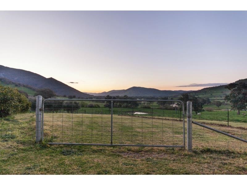 10645 Murray River Road, Tintaldra VIC 3708