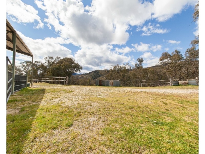 211 Waterfall Farm Road, Khancoban NSW 2642
