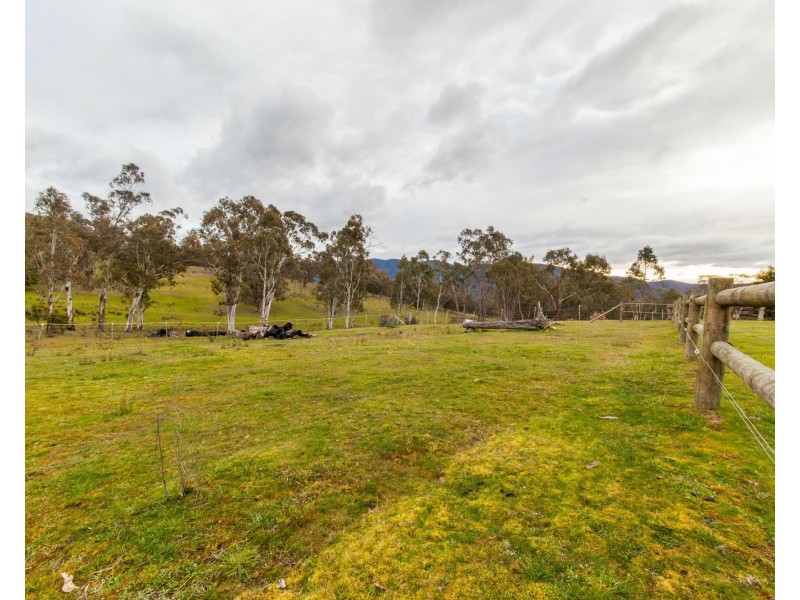 211 Waterfall Farm Road, Khancoban NSW 2642