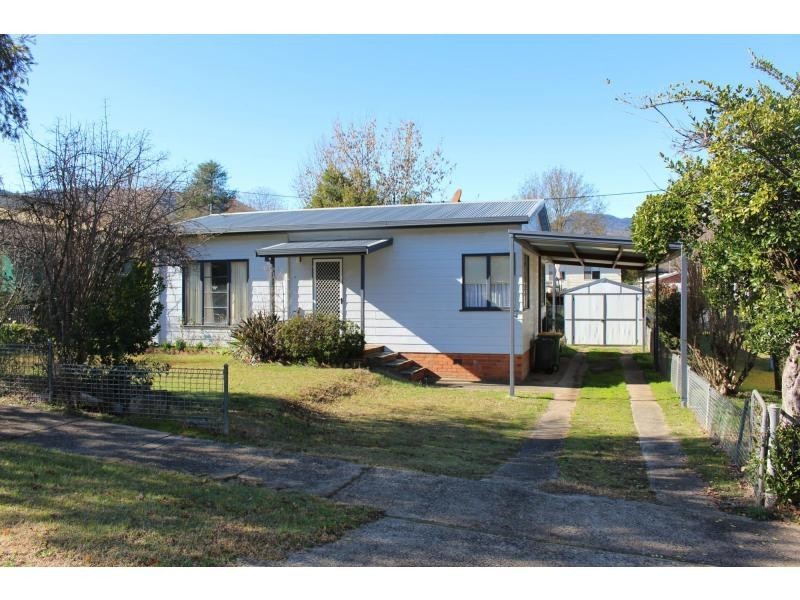 34 Mitchell Avenue, Khancoban NSW 2642